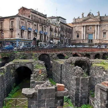 Stesicoro Inhabit - Center 3*